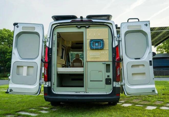 露营车越界R3房车颜值品质没得说AG真人国际一款超赞的小而美精致(图3) 露营车越界R3房车颜值品质没得说AG真人国际一款超赞的小而美精致(图3)