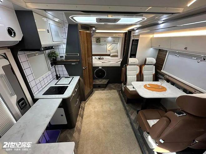 房车：以“无极”之名定义全场景舒适旅居AG真人旗舰厅登录北京首钢房车展｜大驰(图2)